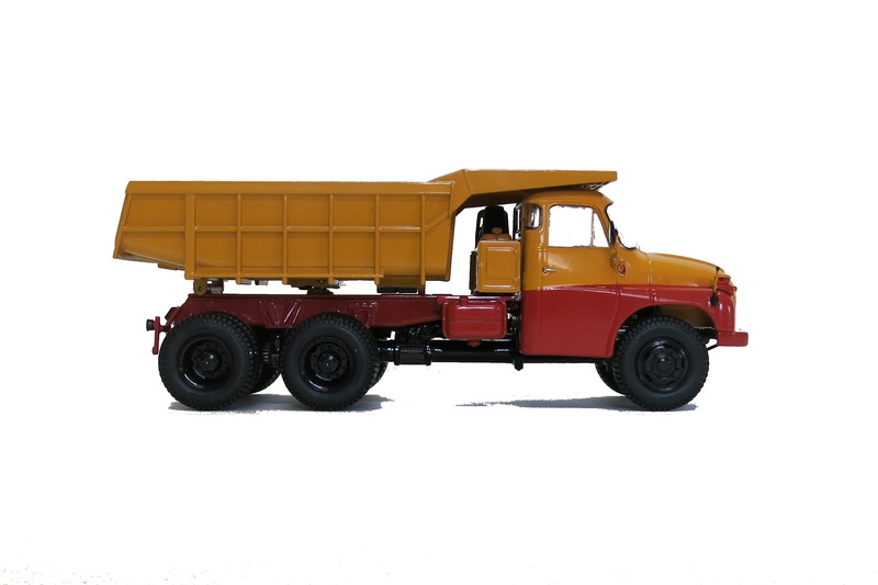 model TATRA 138 S1 oranžová/červená