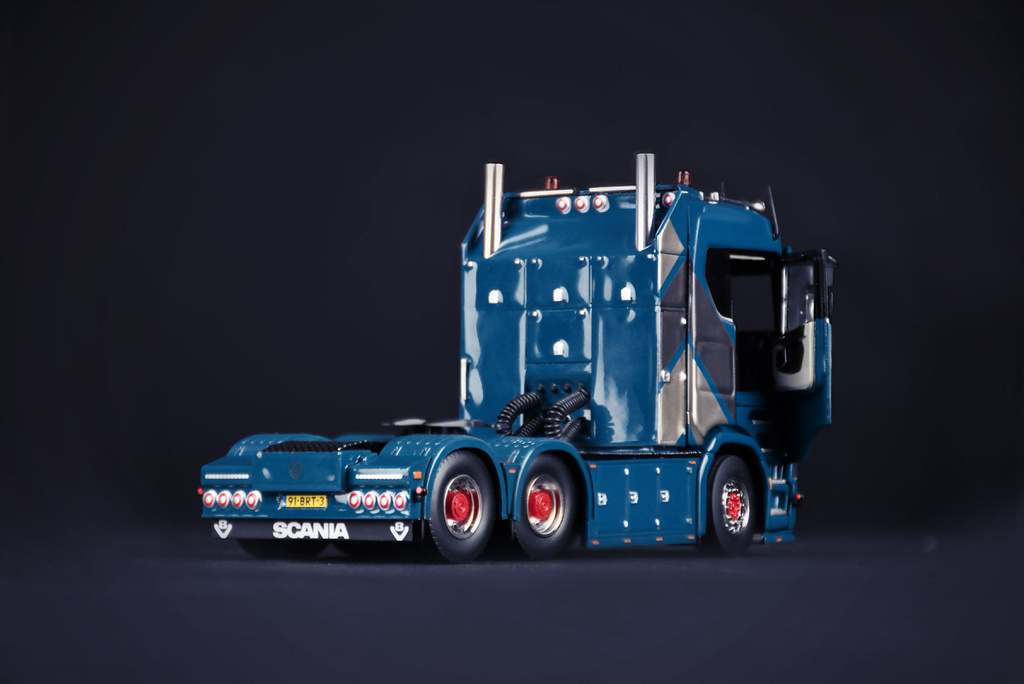 Camion solo du transporteur MATHIESEN - SCANIA 164 Topline 6x2