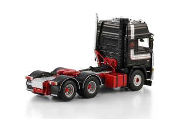 royal-edition-volvo-f12-globetrotter-6x (1)