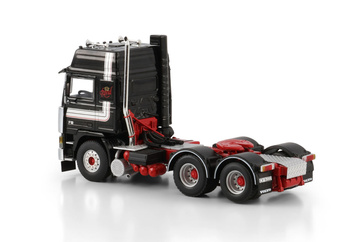 royal-edition-volvo-f12-globetrotter-6x (3)