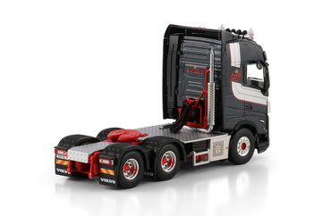 royal-edition-volvo-fh5-globetrotter-6x (1)