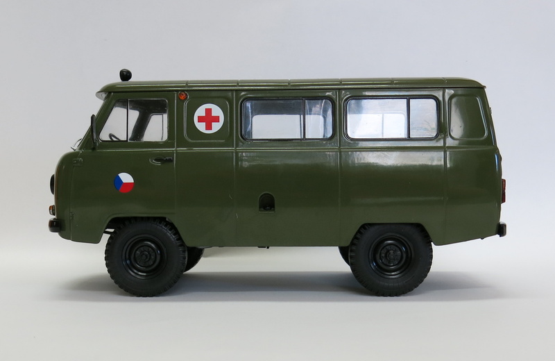 model UAZ 452A ambulance ČSLA